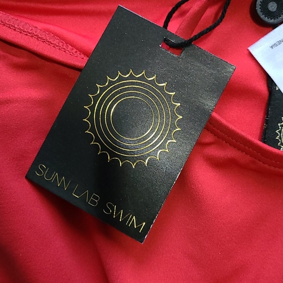 Sun Lab Swim Plunge Front Strappy 1 Peice NWT - Picture 9 of 10